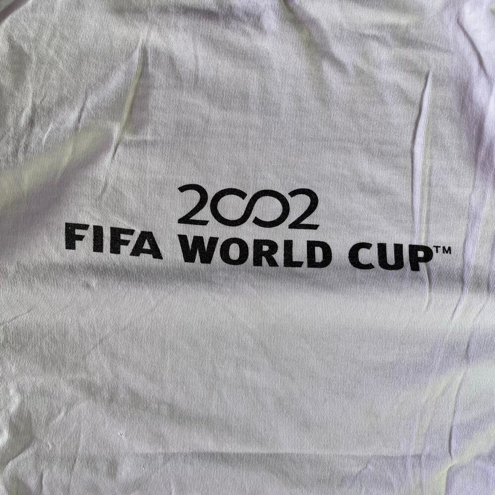 2002 FIFA World Cup Korea Japan Soccer/Futball vintage Graphic Tshirt w/pinholes